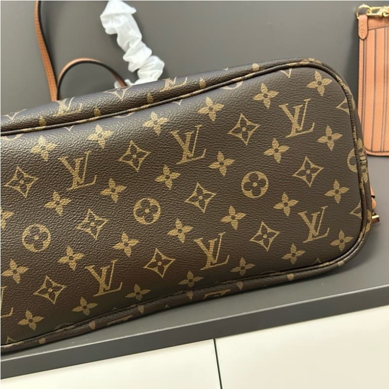 Louis Vuitton bags | LV Bags | Neverfull Inside Out (Medium) handbag |  31 × 28 × 14 cm | M12061 | 00021