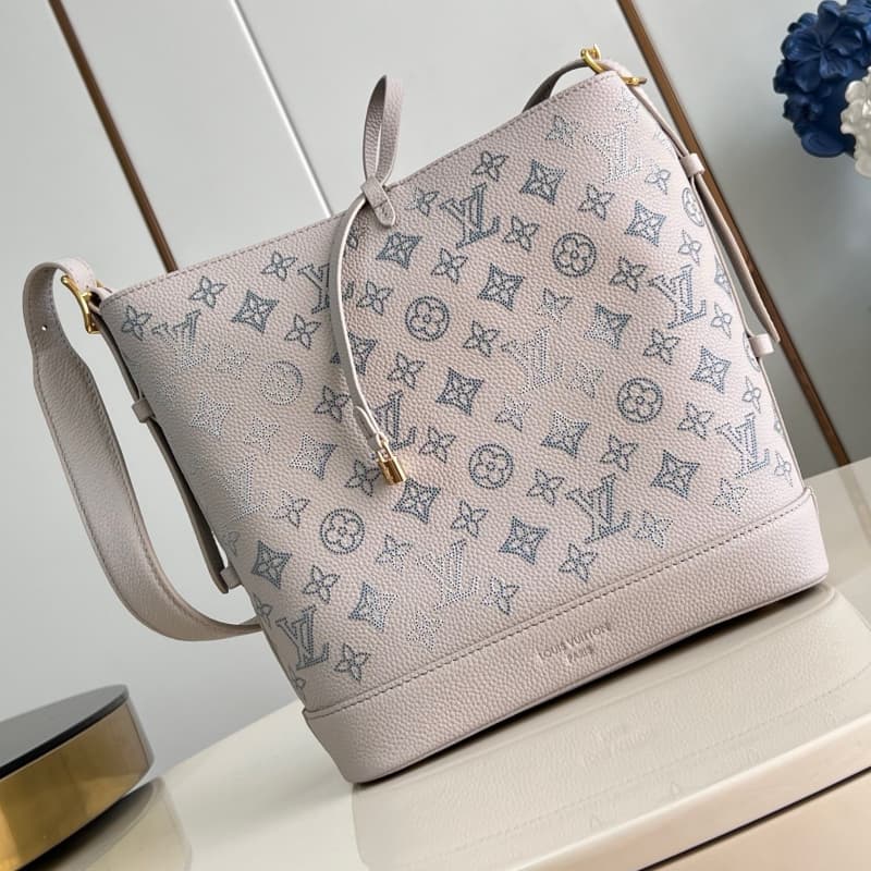 Louis Vuitton bags | Flight Mode series | Flore handbag |  27 × 10 × 28 cm | M12496 | 00056