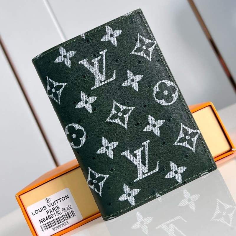 Louis Vuitton bags | LV | Passport cover |  10 × 14 × 2.5 cm | M64501 | 00074