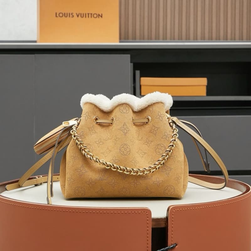 Louis Vuitton bags | LV | Bella handbag |  22×14×19 cm | M11839 | 00093