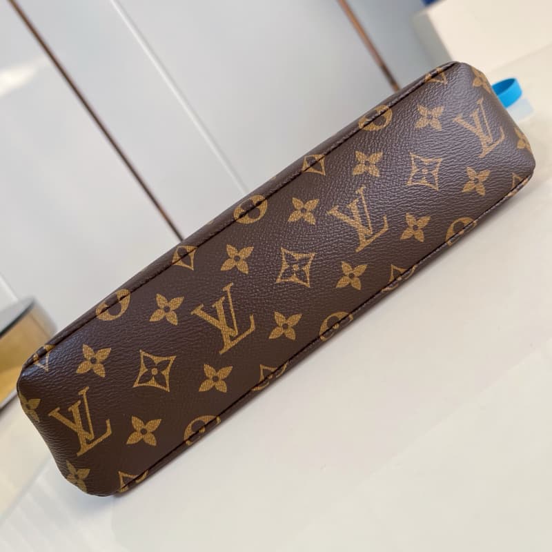 Louis Vuitton bags | LV | Pochette Voyage Souple clutch |  21 × 7.5 × 30 cm | M13356 | 00103