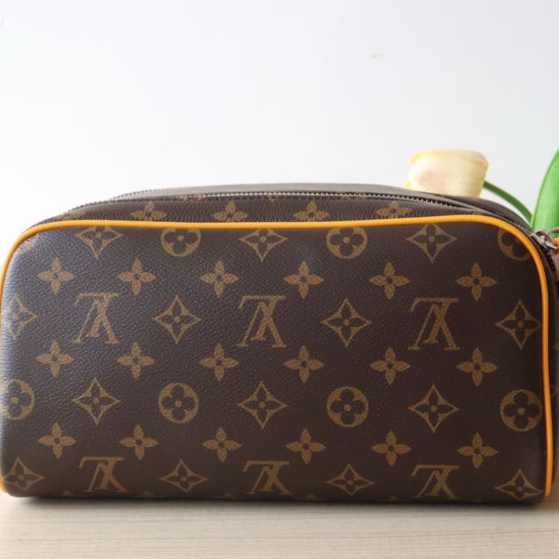 Louis Vuitton bags | LV | Cosmetic Bag / Toiletry Bag | DOPP Kit | 28 × 15 × 16.5 cm | M44494/12643 | 00126