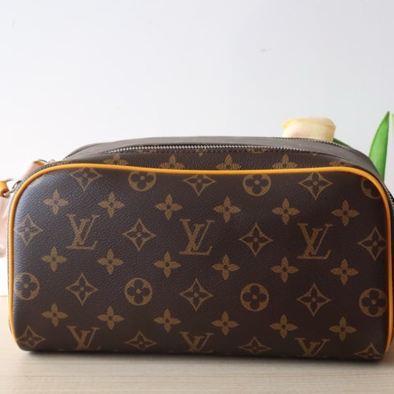 Louis Vuitton bags | LV | Cosmetic Bag / Toiletry Bag | DOPP Kit | 28 × 15 × 16.5 cm | M44494/12643 | 00126