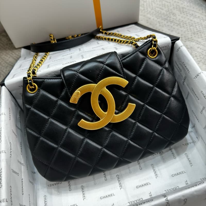 CHANEL bags | 24c | Large Logo Saddle Bag | 18×25.5×5cm | 4610 | 01028