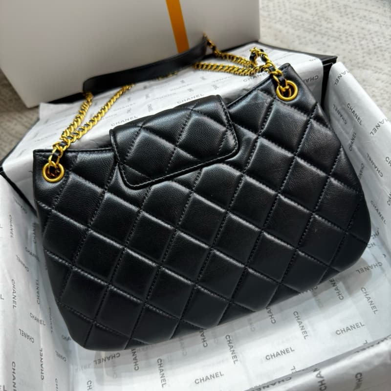 CHANEL bags | 24c | Large Logo Saddle Bag | 18×25.5×5cm | 4610 | 01028