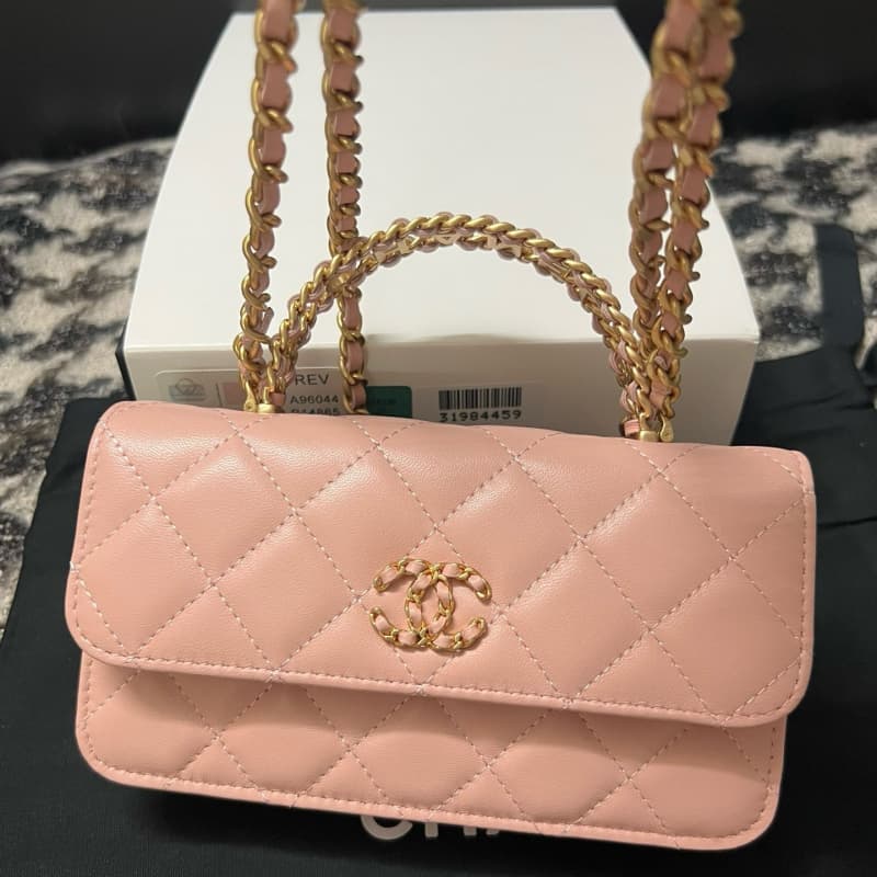 CHANEL bags | 24C | WOC | Phone Case | 16cm | 96044 | 01034