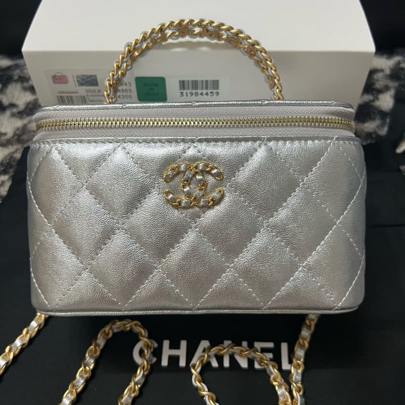 CHANEL bags | 23K | Clasp Bag | 24C long box | 17cm | 96043 | 01035