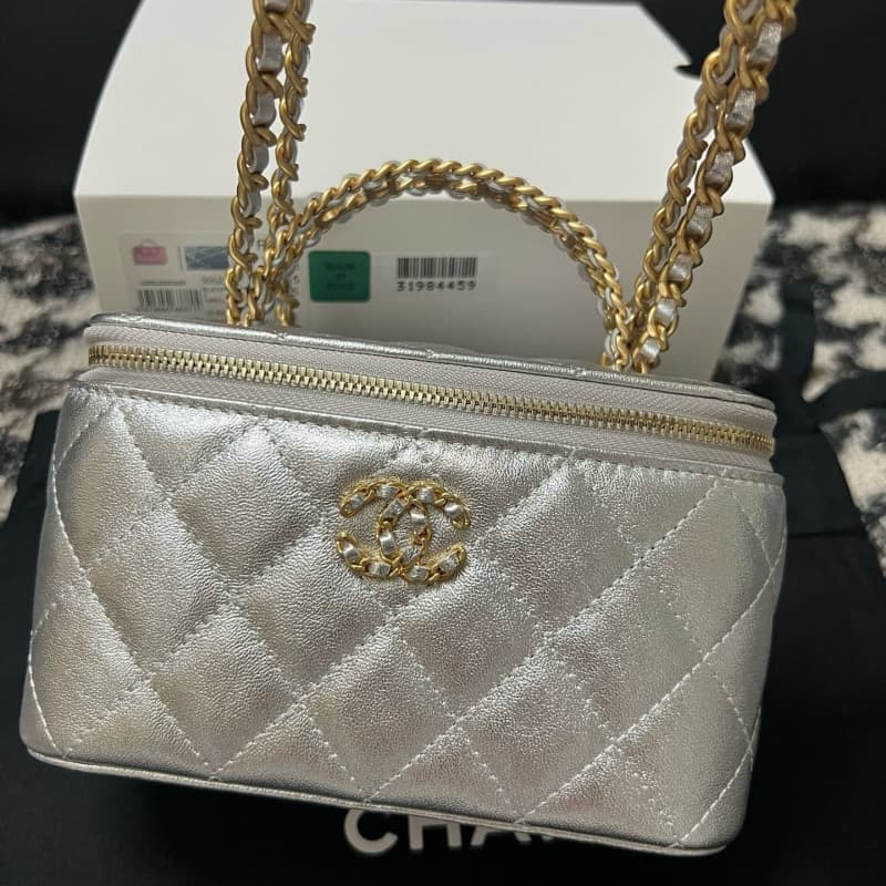 CHANEL bags | 23K | Clasp Bag | 24C long box | 17cm | 96043 | 01035