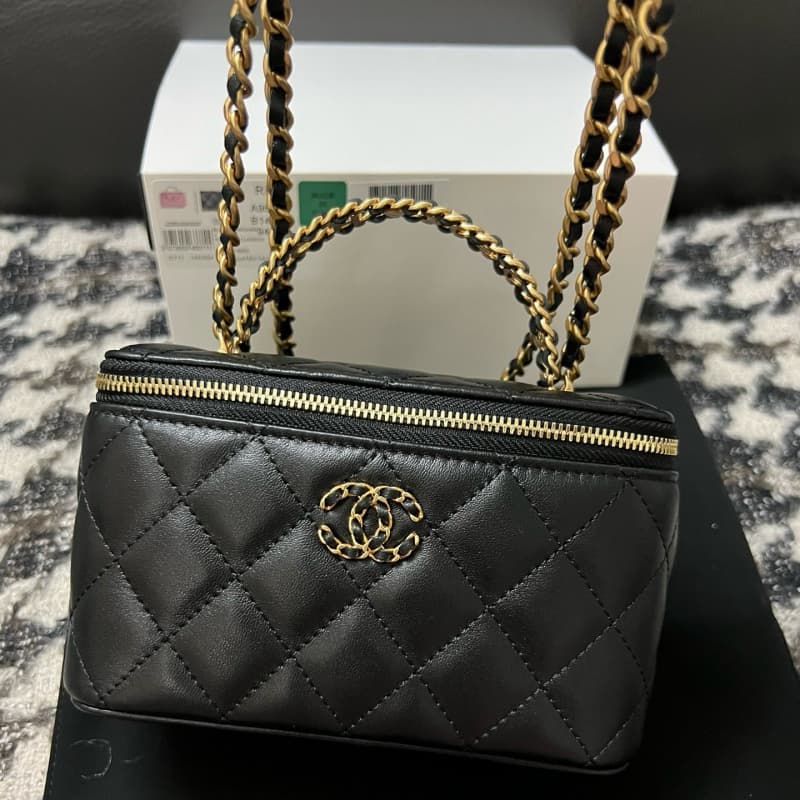 CHANEL bags | 23K | Clasp Bag | 24C long box | 17cm | 96043 | 01035