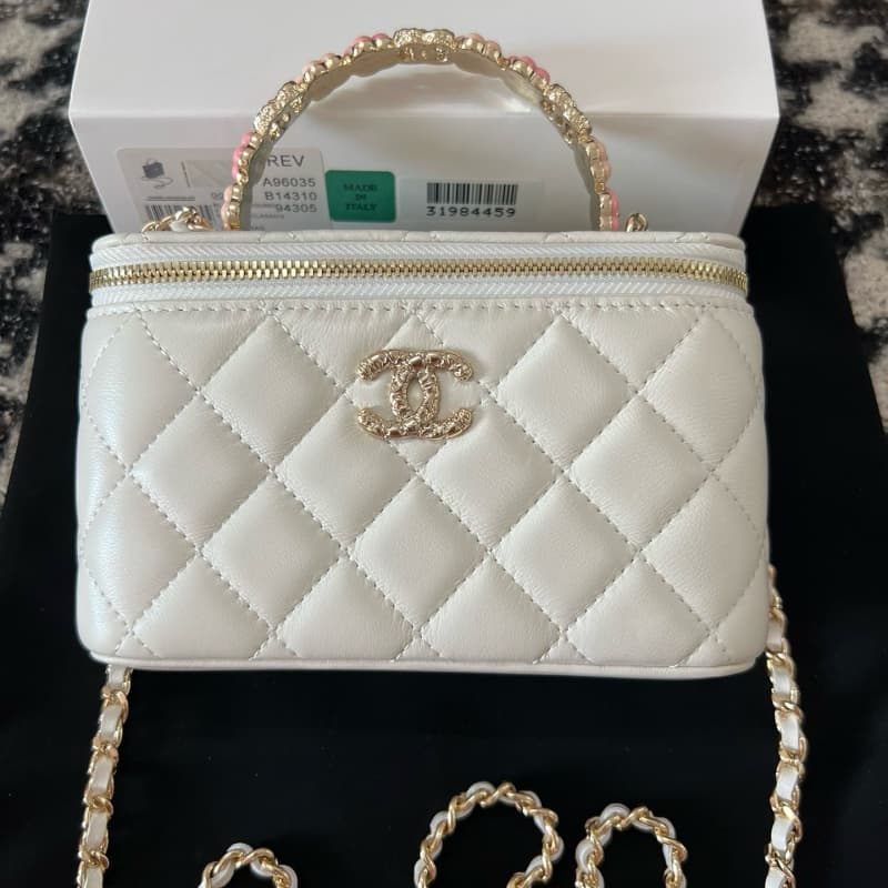 CHANEL bags | 23K | Small Box | 17cm | 96035 | 01043