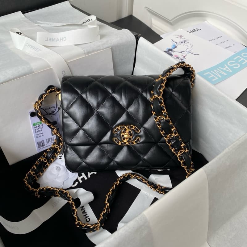 CHANEL bags | 23K | Cowhide Wide Shoulder Strap Shoulder Bag | 13.5×20.5×5cm | AS4423 | 01046