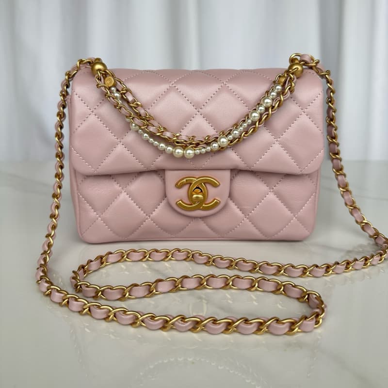 CHANEL bags | 24K | lambskin | 20×15×7cm | AS4384 | 01050