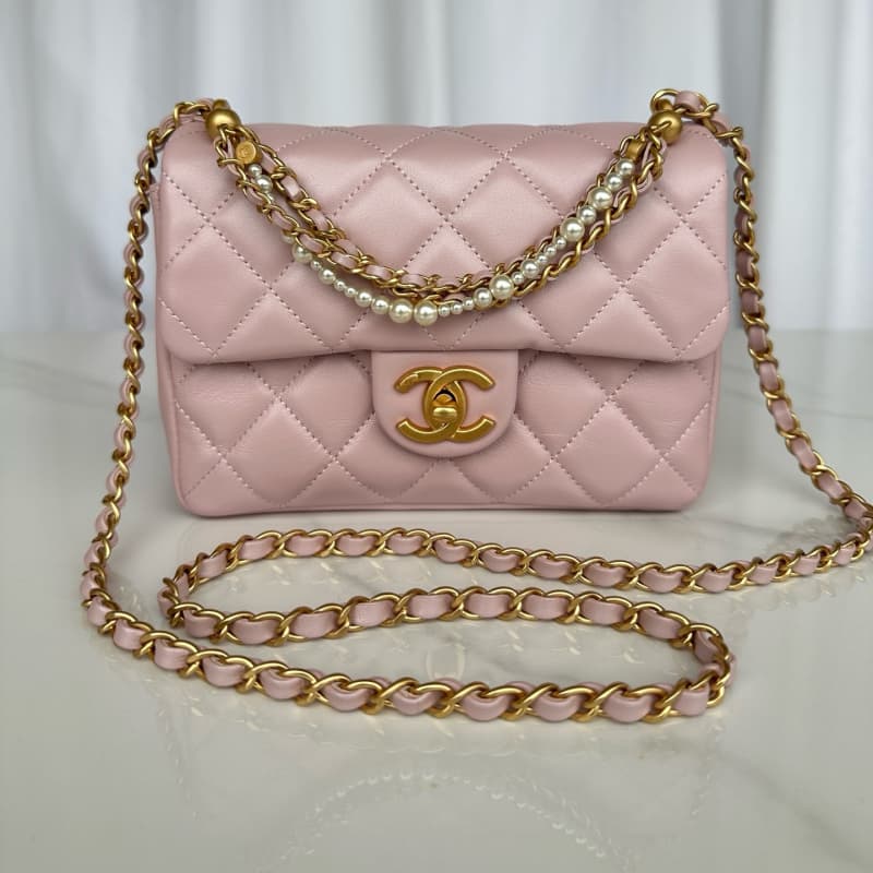 CHANEL bags | 24K | lambskin | 20×15×7cm | AS4384 | 01050