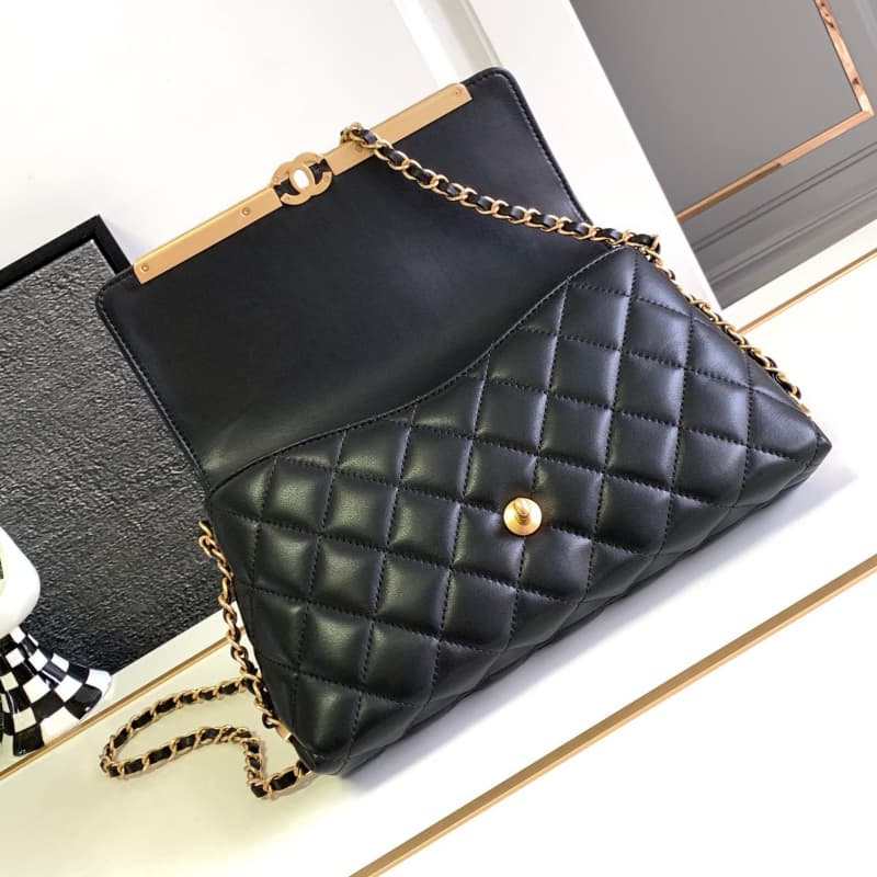 CHANEL bags | 23C | black and gold quilted pearl chain bag | Crossbody Bag | 01053