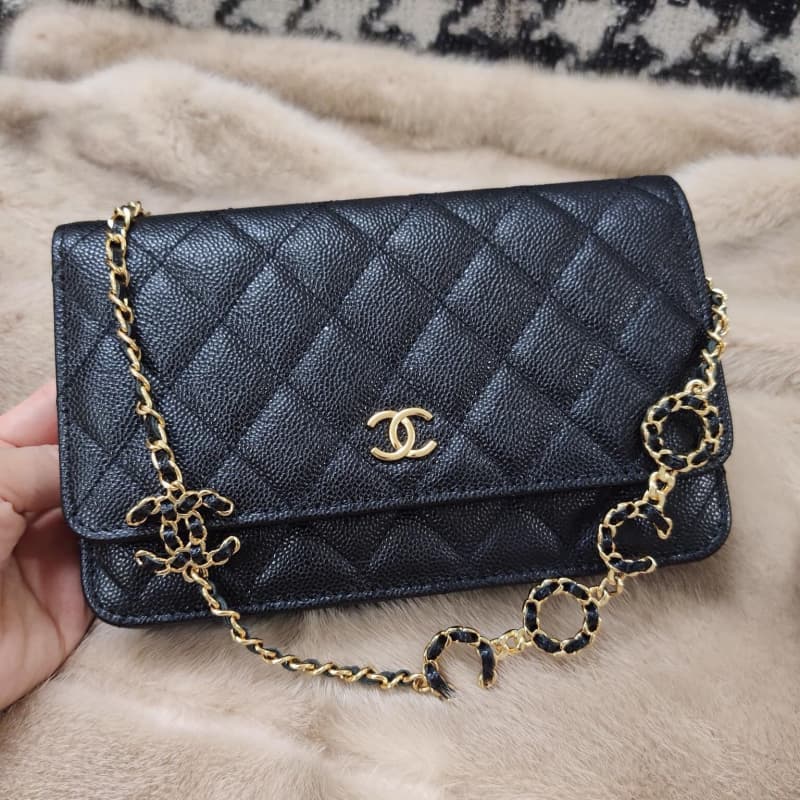 CHANEL bags | WOC | Classic Quilted Flap Bag | 12.3×19.2×3.5 cm | AP1960 | 01073