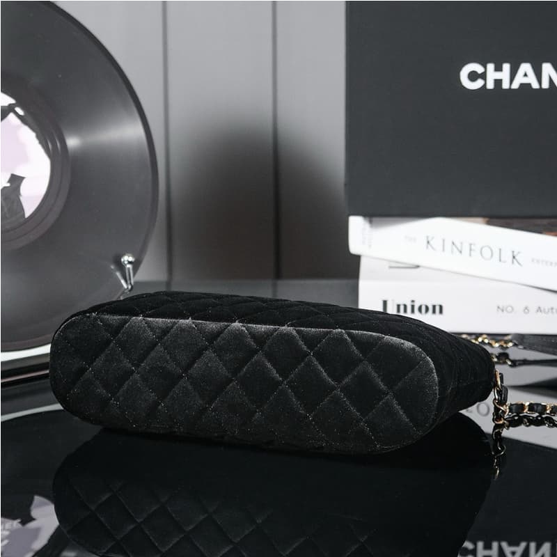 CHANEL bags | 24B | Spring/Summer New Oiled Leather Shell Bag | 20.5×28.5×7 cm | AS3969 | 01108