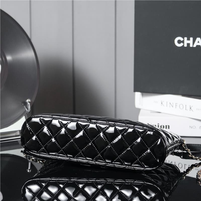 CHANEL bags | 23s | Shell Bag | 20.5×28.5×7 cm | AS5130 | 01110