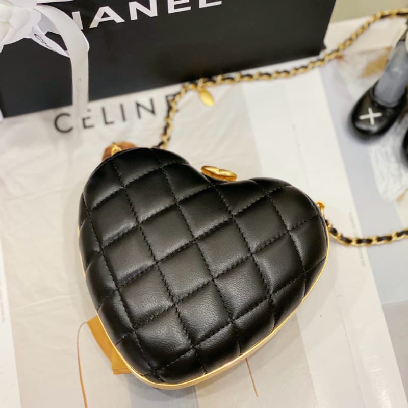 CHANEL bags | 23s | Heart-Shaped Cut-Out Evening Bag | 12×11×3 cm | AS4027 | 01135