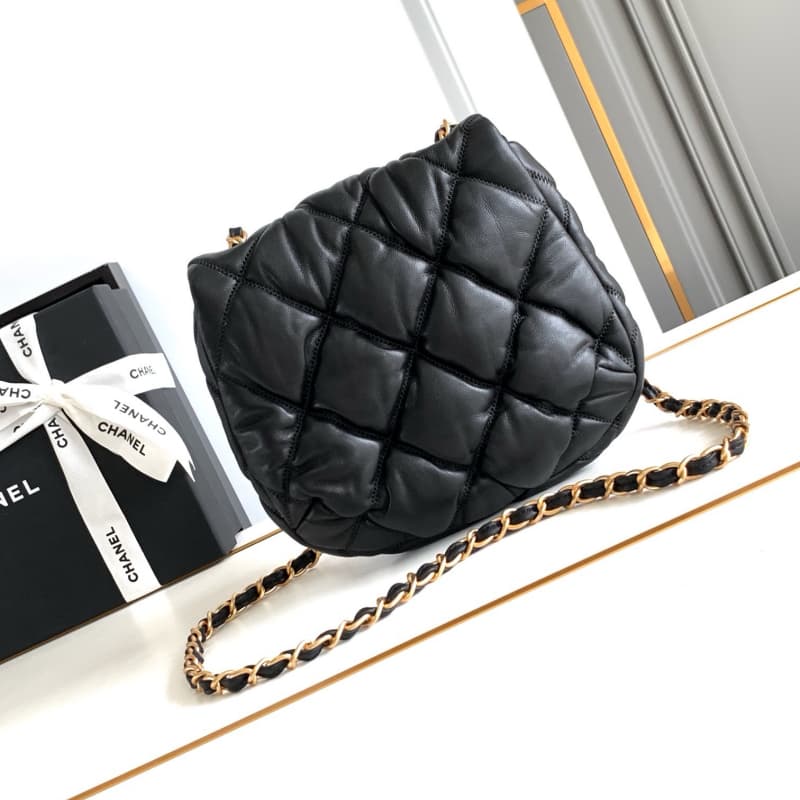 CHANEL bags | Fall/Winter New Model Saddle Bag | 22.5×20×3cm | 01174