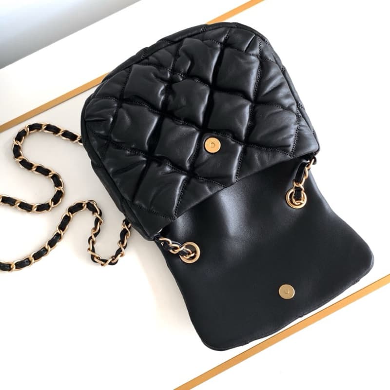 CHANEL bags | Fall/Winter New Model Saddle Bag | 22.5×20×3cm | 01174