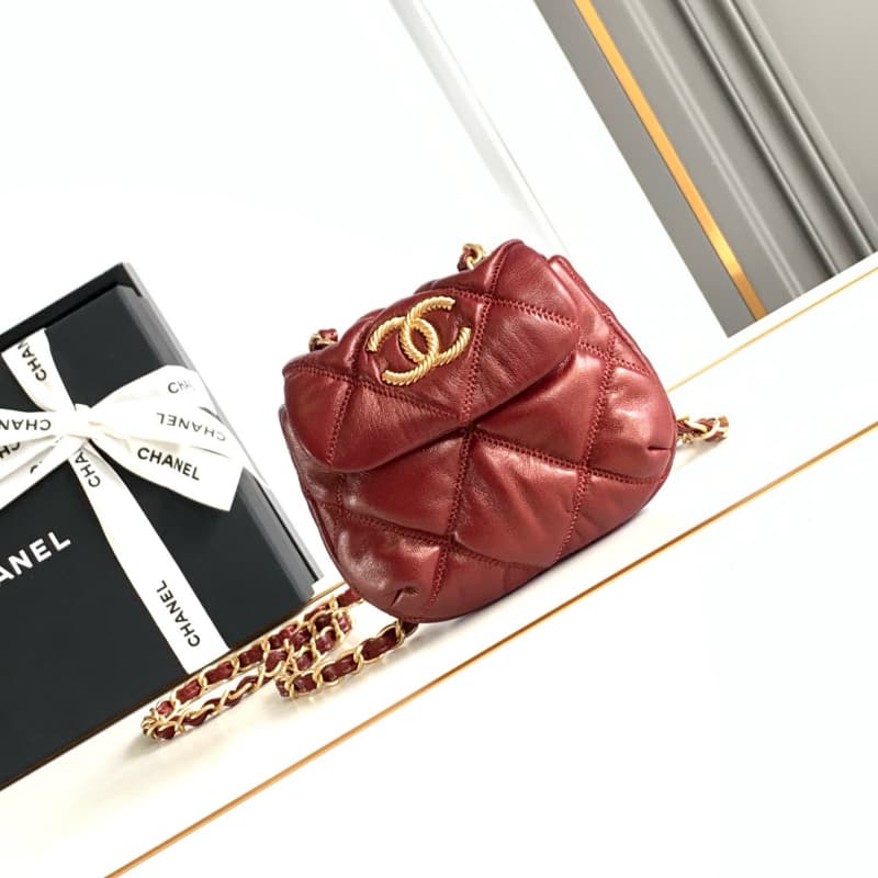 CHANEL bags | Fall/Winter New Model Saddle Bag | Myla Red | 15.5×14×3cm | 01175