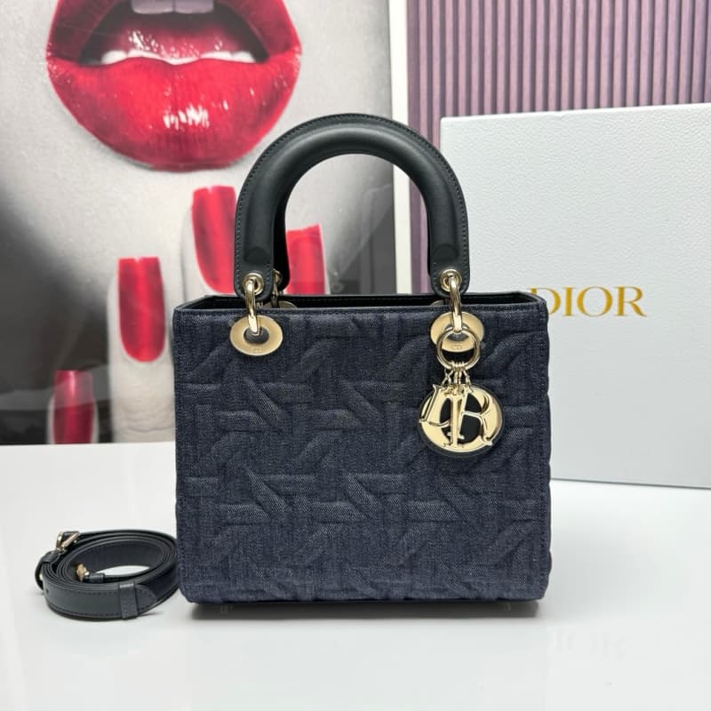 Dior bags | Five Cells | Lady Dior Handbag | 24 × 20 × 11 cm | M0565 | 03047