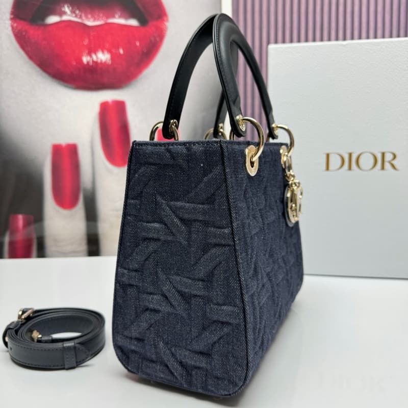 Dior bags | Five Cells | Lady Dior Handbag | 24 × 20 × 11 cm | M0565 | 03047