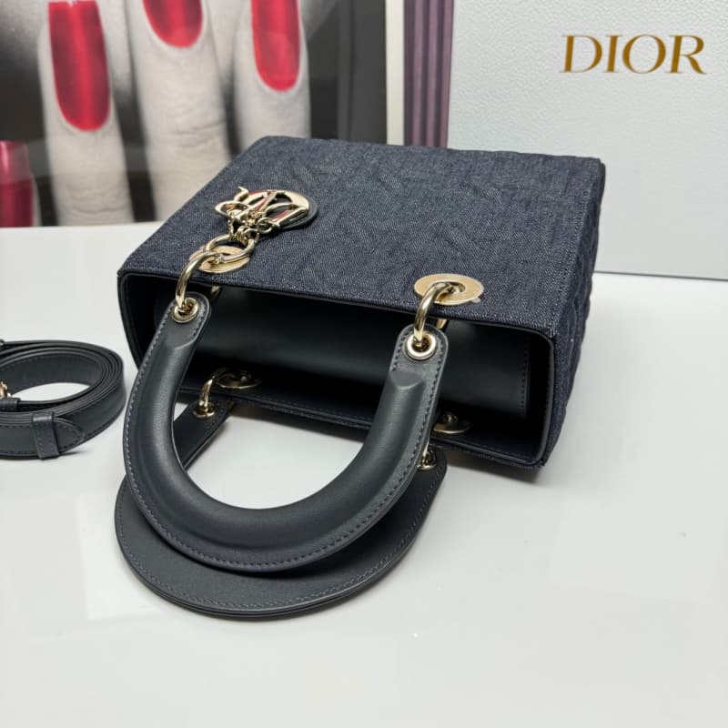 Dior bags | Five Cells | Lady Dior Handbag | 24 × 20 × 11 cm | M0565 | 03047