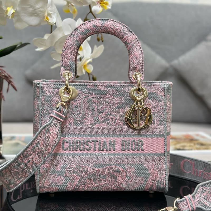 Dior bags | Lady D-Lite Bag | CHRISTIAN DIOR | 24 × 20 × 11 cm | M0565 | 03051