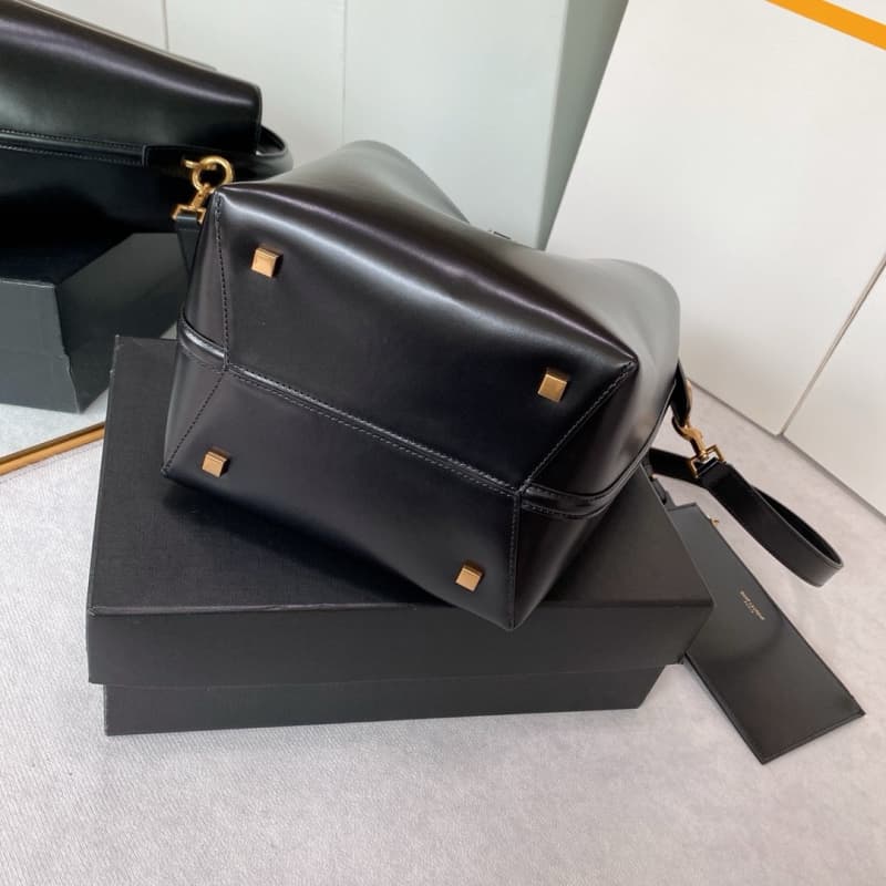 Yves Saint Laurent bags | YSL | LE 5À7 Series | Large Bucket Bag | 26×20×12cm | 742828 | 05023