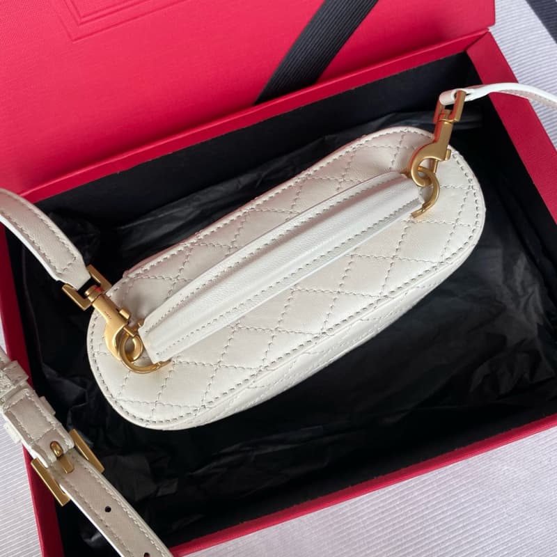 Yves Saint Laurent bags | YSL | Mini lamb leather shoulder strap clutch/pouch | 18×11×6.5cm | 766731 | 05062