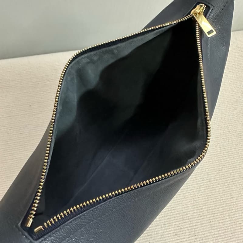 CELINE bags | HELOISE HOBO Underarm Bag | 31×8×25.5cm | 114713 | 06082