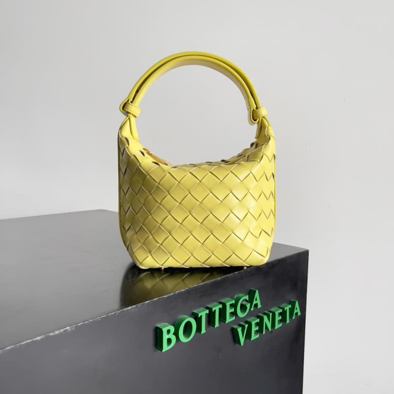 BOTTEGA VENETA Bags | BV | Bento Bag | Intrecciato | 17×13.5×5cm | 776781 | 07013