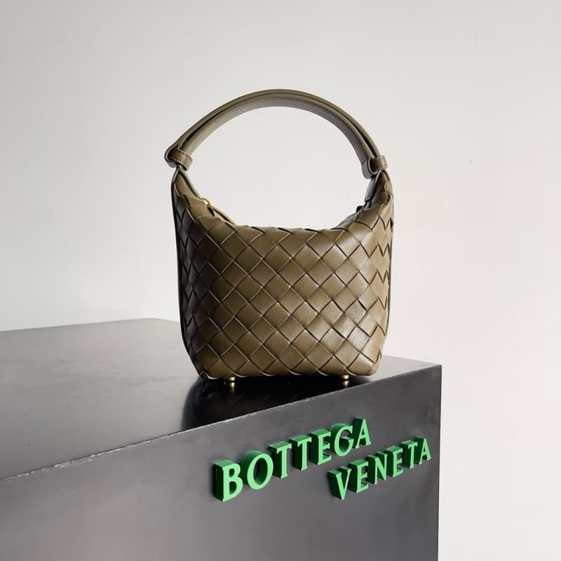 BOTTEGA VENETA Bags | BV | Bento Bag | Intrecciato | 17×13.5×5cm | 776781 | 07013