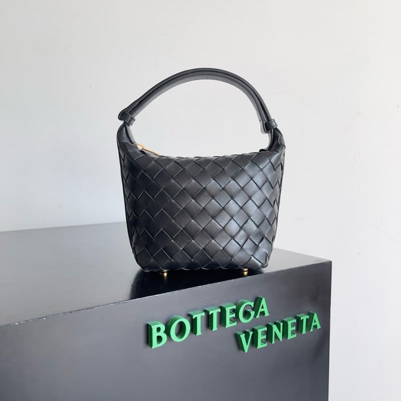 BOTTEGA VENETA Bags | BV | Bento Bag | Intrecciato | 17×13.5×5cm | 776781 | 07013