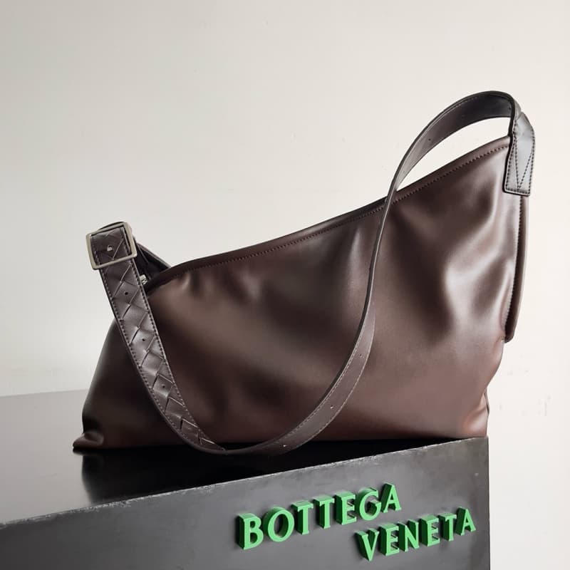 BOTTEGA VENETA Bags | BV | Men's Small ZIGZAG Shoulder Bag | 38×30×0cm | 787117 | 07021