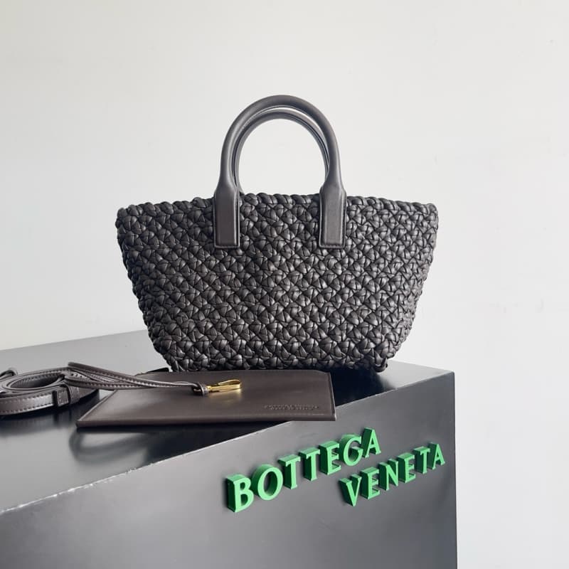 BOTTEGA VENETA Bags | BV | Mini Cabat woven basket bag | 22×15.5×6.5cm | 762830 | 07026