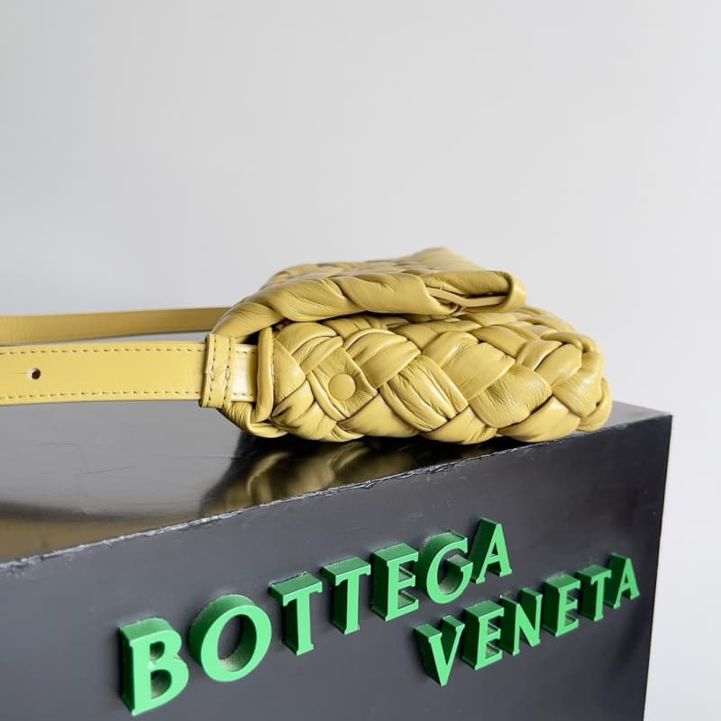 BOTTEGA VENETA Bags | BV | RUMPLE MESSENGER crossbody bag | 21×14×5cm | 787113 | 07041