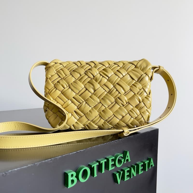 BOTTEGA VENETA Bags | BV | RUMPLE MESSENGER crossbody bag | 21×14×5cm | 787113 | 07041