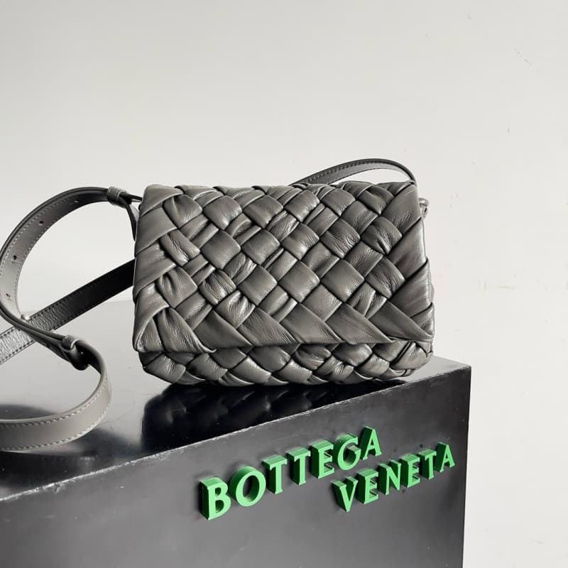 BOTTEGA VENETA Bags | BV | RUMPLE MESSENGER crossbody bag | 21×14×5cm | 787113 | 07041