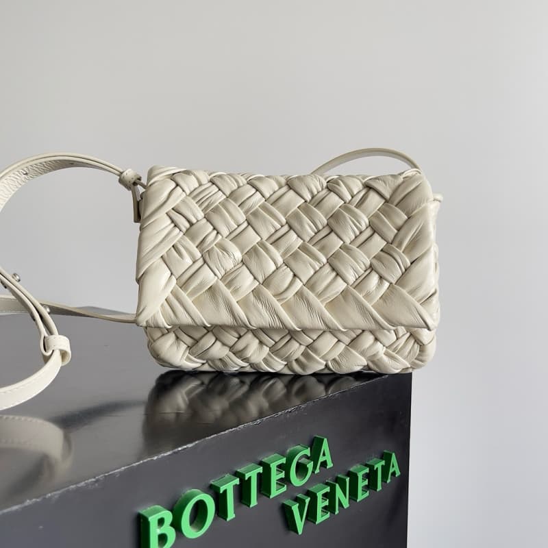 BOTTEGA VENETA Bags | BV | RUMPLE MESSENGER crossbody bag | 21×14×5cm | 787113 | 07041