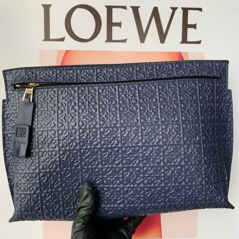 Loewe bags | Loewe T Pouch Clutch | 29.5×20cm | 3040 | 09011