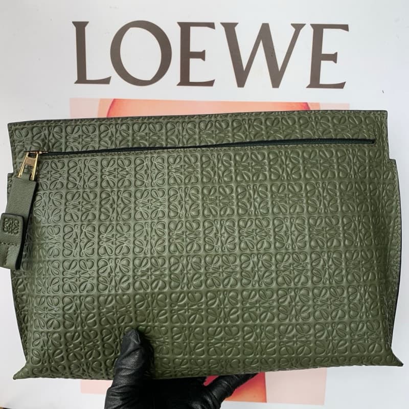 Loewe bags | Loewe T Pouch Clutch | 29.5×20cm | 3040 | 09011