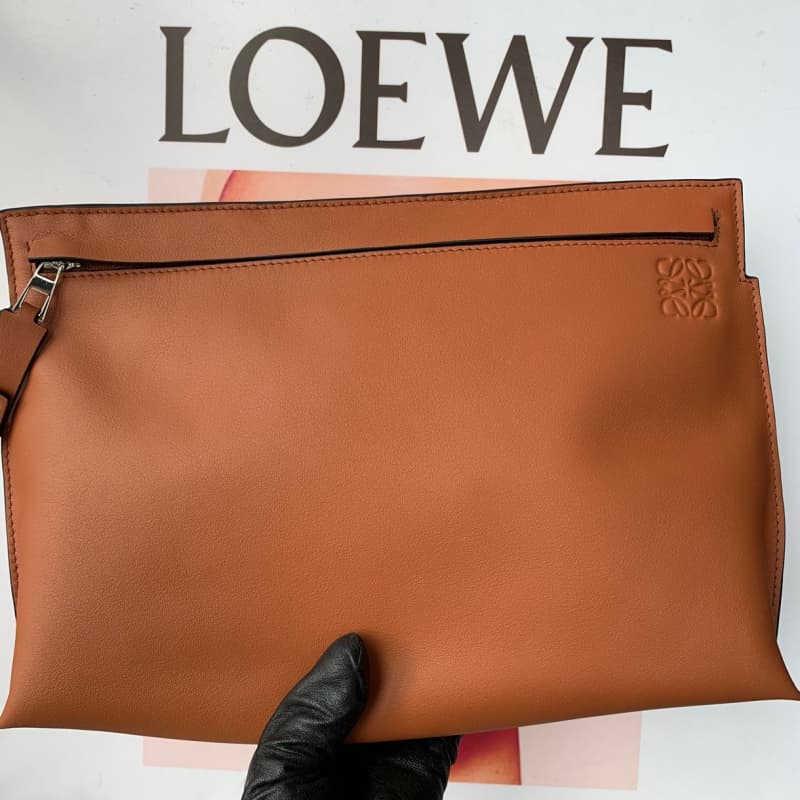 Loewe bags | Loewe T Pouch Clutch | 29.5×20cm | 3040 | 09012