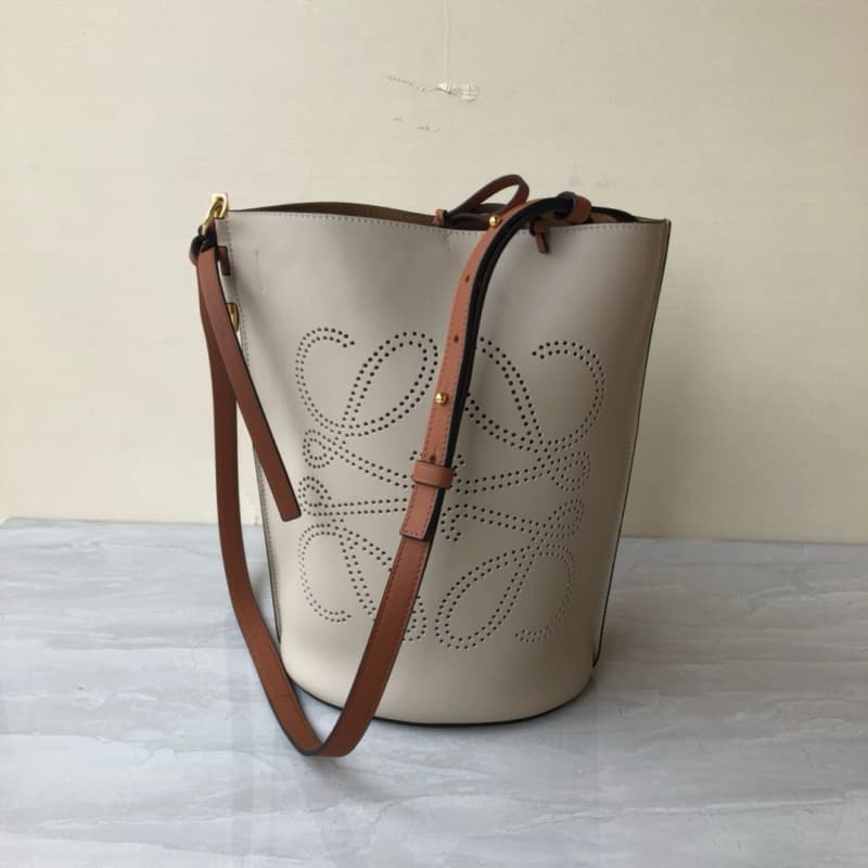 Loewe bags | Anagram Gate Bucket Bag | 29×19×14.5cm  | 09027