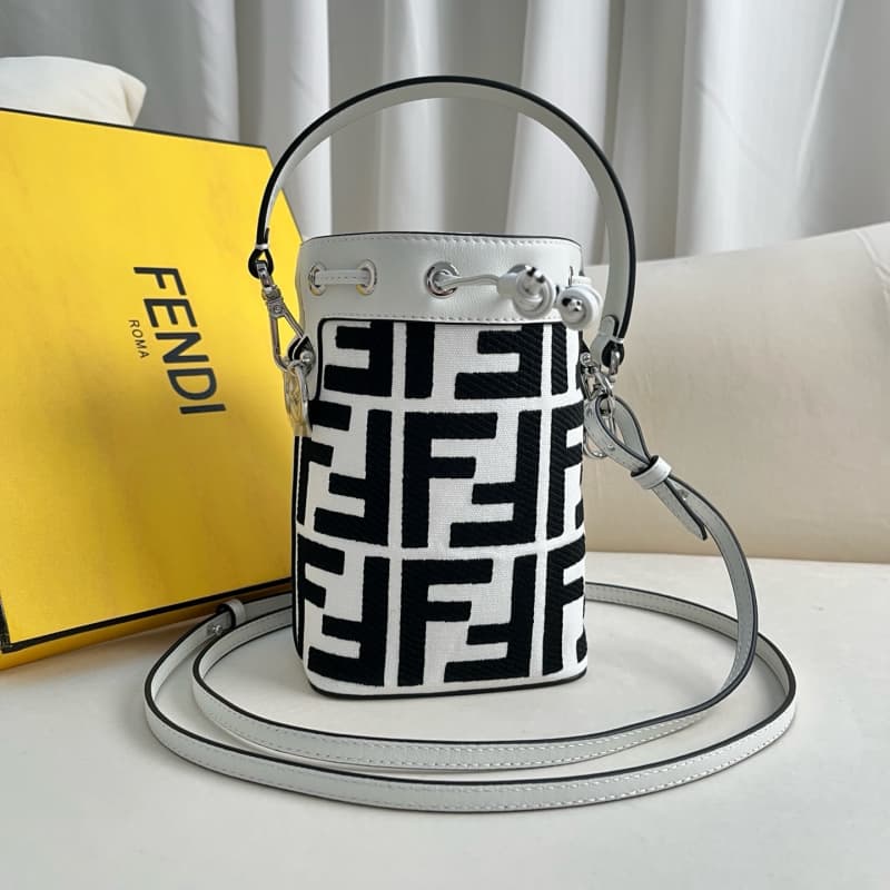 FENDI  bags | double F bucket bag | 12×18×10cm | 226 | 10001