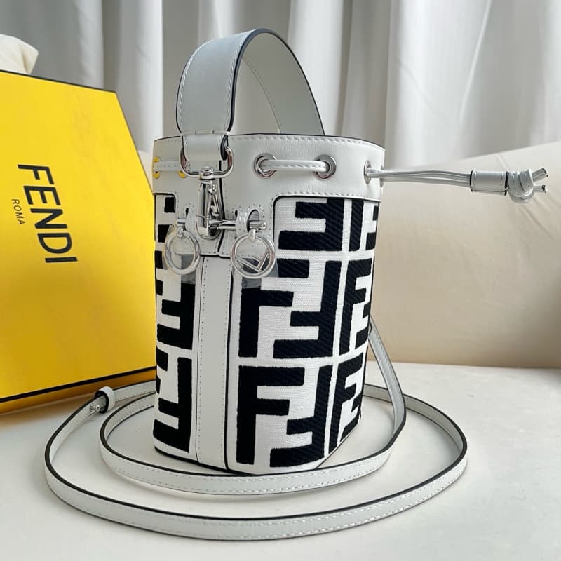 FENDI  bags | double F bucket bag | 12×18×10cm | 226 | 10001