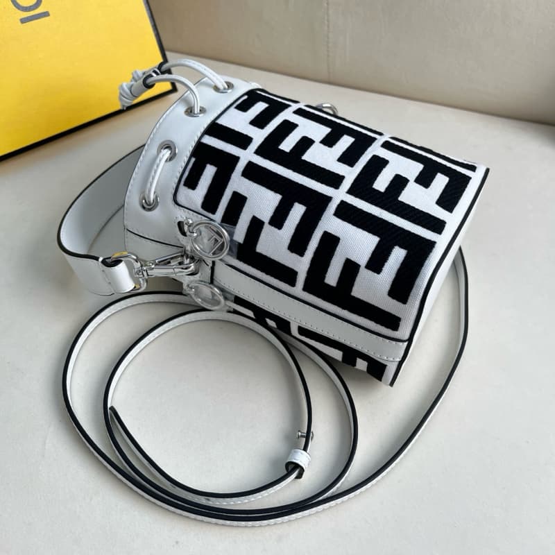 FENDI  bags | double F bucket bag | 12×18×10cm | 226 | 10001