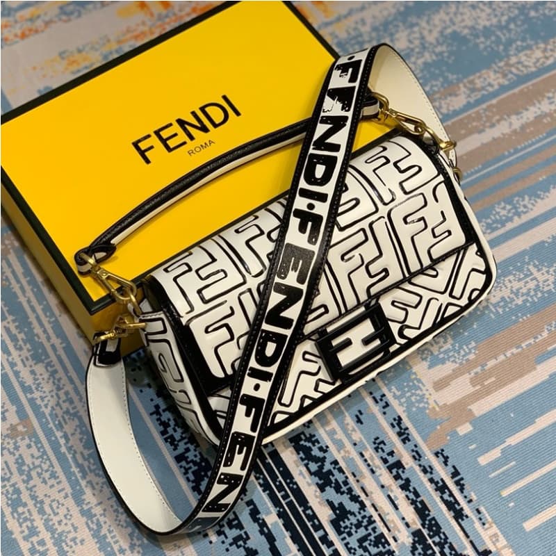 FENDI  bags | Fendi Baguette Bag | 26×5×15cm | 8BS600 | 10003