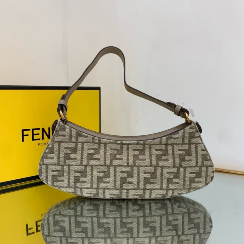 FENDI  bags | Fendi Underarm Bag | Fendi o'lock swing | 32×11×5cm | 2019 | 10008